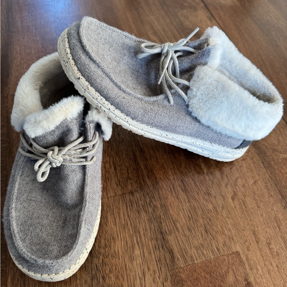 Hey Dude Women's Gray Fleece Lined Shoes